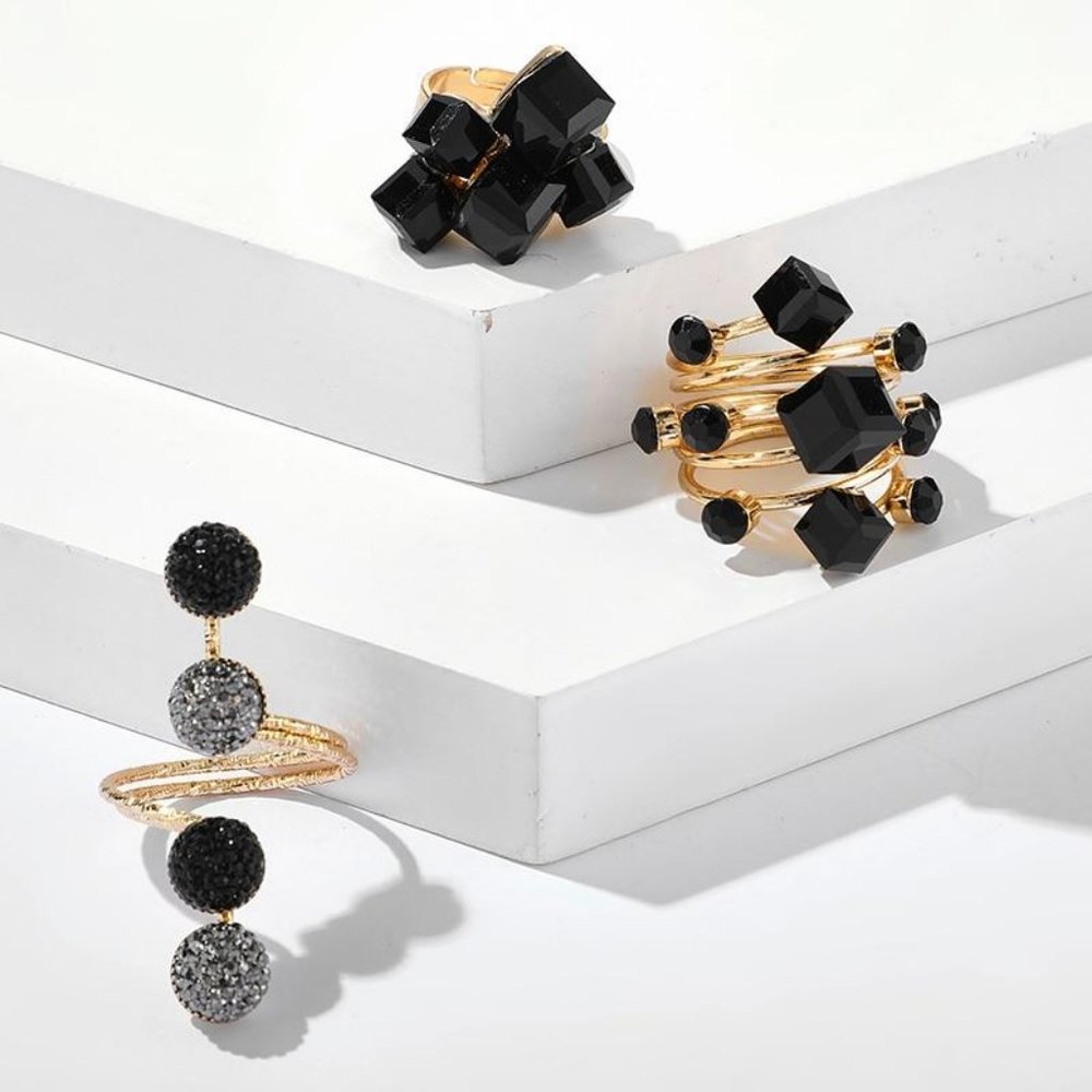 Black and Gold Statement Ring - Picture 4 of 4